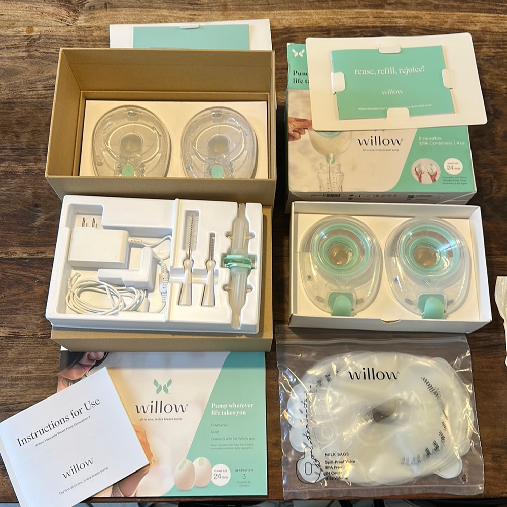 Willow Generation 3 Breast Pump with 24mm Flanges and Reusable Containers, BONUS